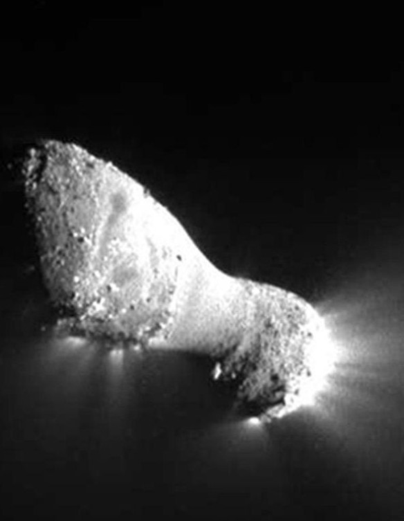 Ядро кометы 103P/Хартли.Фотография аппарата Дип Импакт.