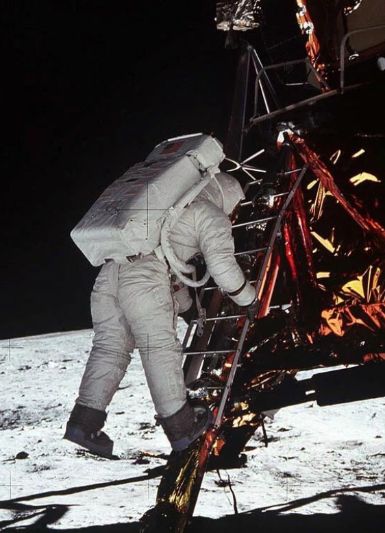 Перед первым шагом человека по Луне [1969]